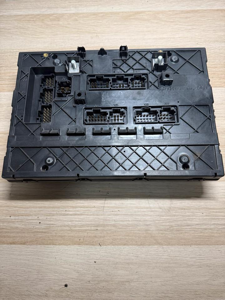 Mercedes Actros MP4 SAM Cabin Sicherungskasten A0014462758 - Osigurač: slika Mercedes Actros MP4 SAM Cabin Sicherungskasten A0014462758 - Osigurač Mercedes Actros MP4 SAM Cabin Sicherungskasten A0014462758 - Osigurač: slika Mercedes Actros MP4 SAM Cabin Sicherungskasten A0014462758 - Osigurač