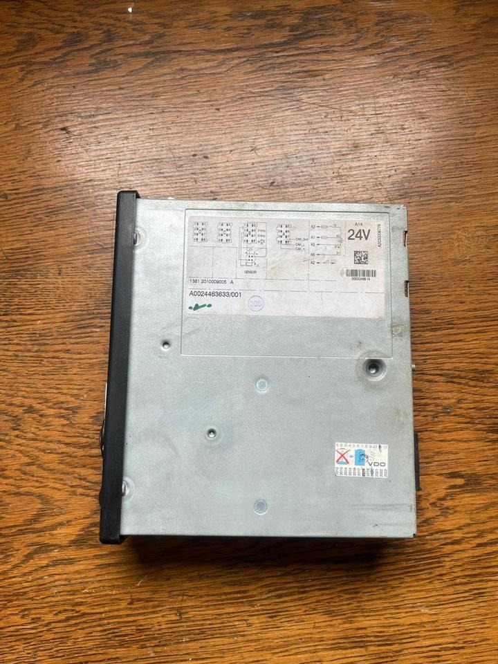 Mercedes Actros MP4 Tachograph A0024463633 - Tahograf za Kamion: slika Mercedes Actros MP4 Tachograph A0024463633 - Tahograf za Kamion Mercedes Actros MP4 Tachograph A0024463633 - Tahograf za Kamion: slika Mercedes Actros MP4 Tachograph A0024463633 - Tahograf za Kamion