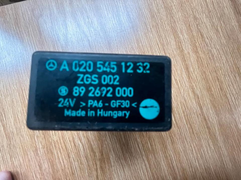 Mercedes Atego Blinkermodul Relais Steuergerät A0205451232 - Upravljačka jedinica (ECU) za Kamion: slika Mercedes Atego Blinkermodul Relais Steuergerät A0205451232 - Upravljačka jedinica (ECU) za Kamion Mercedes Atego Blinkermodul Relais Steuergerät A0205451232 - Upravljačka jedinica (ECU) za Kamion: slika Mercedes Atego Blinkermodul Relais Steuergerät A0205451232 - Upravljačka jedinica (ECU) za Kamion