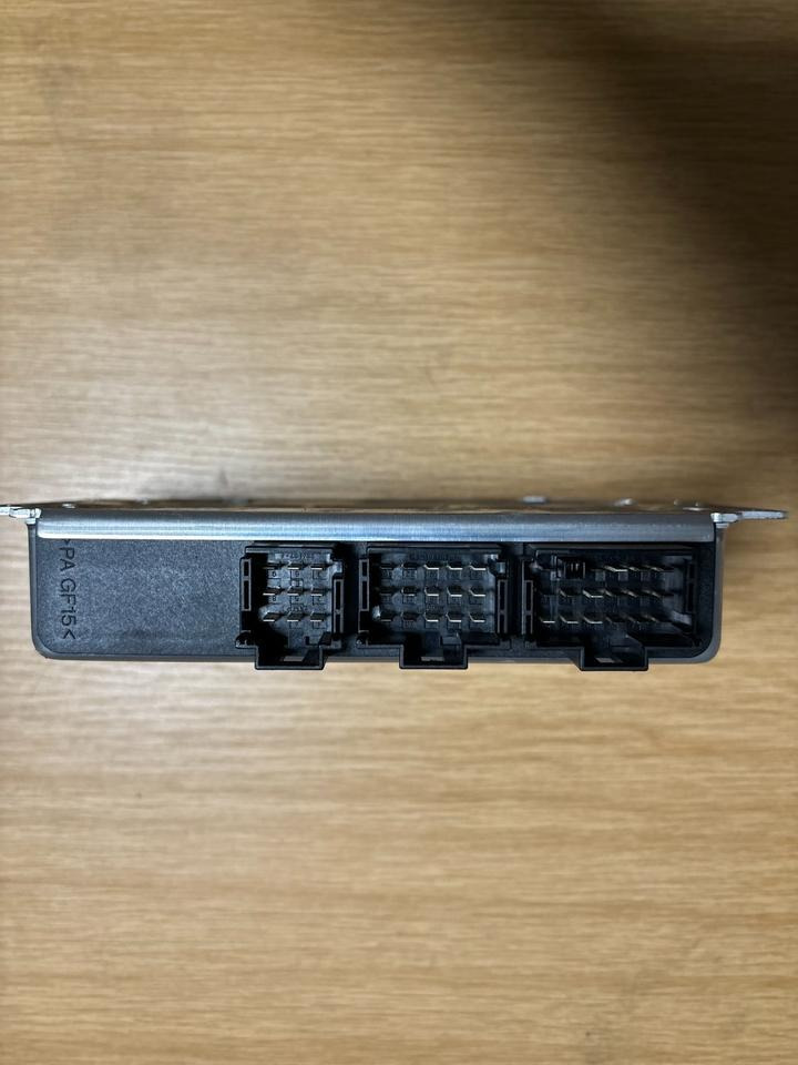 Mercedes Atego Knorr-Bremse ABS Steuergerät A0004464014 - Upravljačka jedinica (ECU) za Kamion: slika Mercedes Atego Knorr-Bremse ABS Steuergerät A0004464014 - Upravljačka jedinica (ECU) za Kamion Mercedes Atego Knorr-Bremse ABS Steuergerät A0004464014 - Upravljačka jedinica (ECU) za Kamion: slika Mercedes Atego Knorr-Bremse ABS Steuergerät A0004464014 - Upravljačka jedinica (ECU) za Kamion