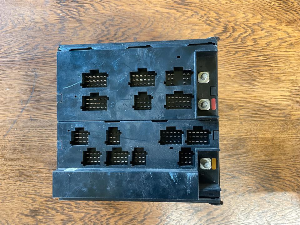 Mercedes Atego Sicherungskasten (Zentralelektrik) 0015430615 - Osigurač za Kamion: slika Mercedes Atego Sicherungskasten (Zentralelektrik) 0015430615 - Osigurač za Kamion Mercedes Atego Sicherungskasten (Zentralelektrik) 0015430615 - Osigurač za Kamion: slika Mercedes Atego Sicherungskasten (Zentralelektrik) 0015430615 - Osigurač za Kamion