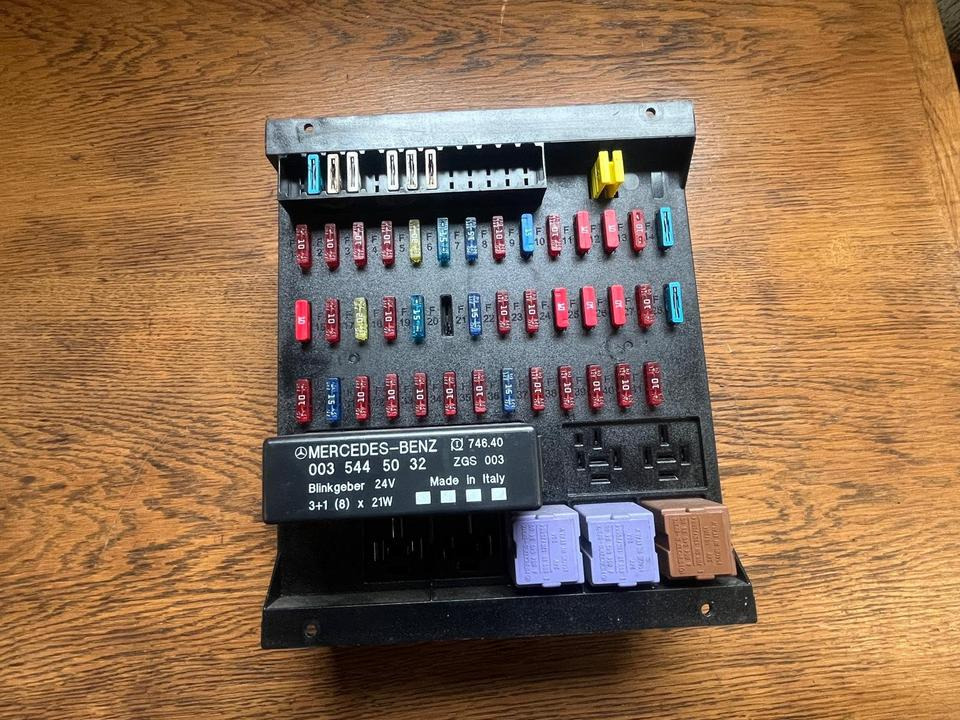 Mercedes Atego Sicherungskasten (Zentralelektrik) A0015433115 - Osigurač za Kamion: slika Mercedes Atego Sicherungskasten (Zentralelektrik) A0015433115 - Osigurač za Kamion Mercedes Atego Sicherungskasten (Zentralelektrik) A0015433115 - Osigurač za Kamion: slika Mercedes Atego Sicherungskasten (Zentralelektrik) A0015433115 - Osigurač za Kamion