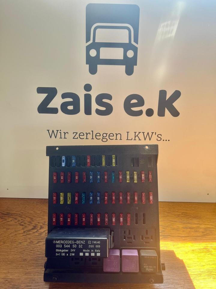 Mercedes Atego Sicherungskasten (Zentralelektrik) A0015433615 - Osigurač za Kamion: slika Mercedes Atego Sicherungskasten (Zentralelektrik) A0015433615 - Osigurač za Kamion Mercedes Atego Sicherungskasten (Zentralelektrik) A0015433615 - Osigurač za Kamion: slika Mercedes Atego Sicherungskasten (Zentralelektrik) A0015433615 - Osigurač za Kamion