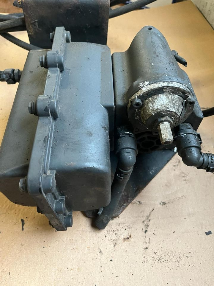 Mercedes-Benz Actros Atego EU4 EU5 AdBlue Pumpe A0001400578 - Pumpa goriva za Kamion: slika Mercedes-Benz Actros Atego EU4 EU5 AdBlue Pumpe A0001400578 - Pumpa goriva za Kamion Mercedes-Benz Actros Atego EU4 EU5 AdBlue Pumpe A0001400578 - Pumpa goriva za Kamion: slika Mercedes-Benz Actros Atego EU4 EU5 AdBlue Pumpe A0001400578 - Pumpa goriva za Kamion