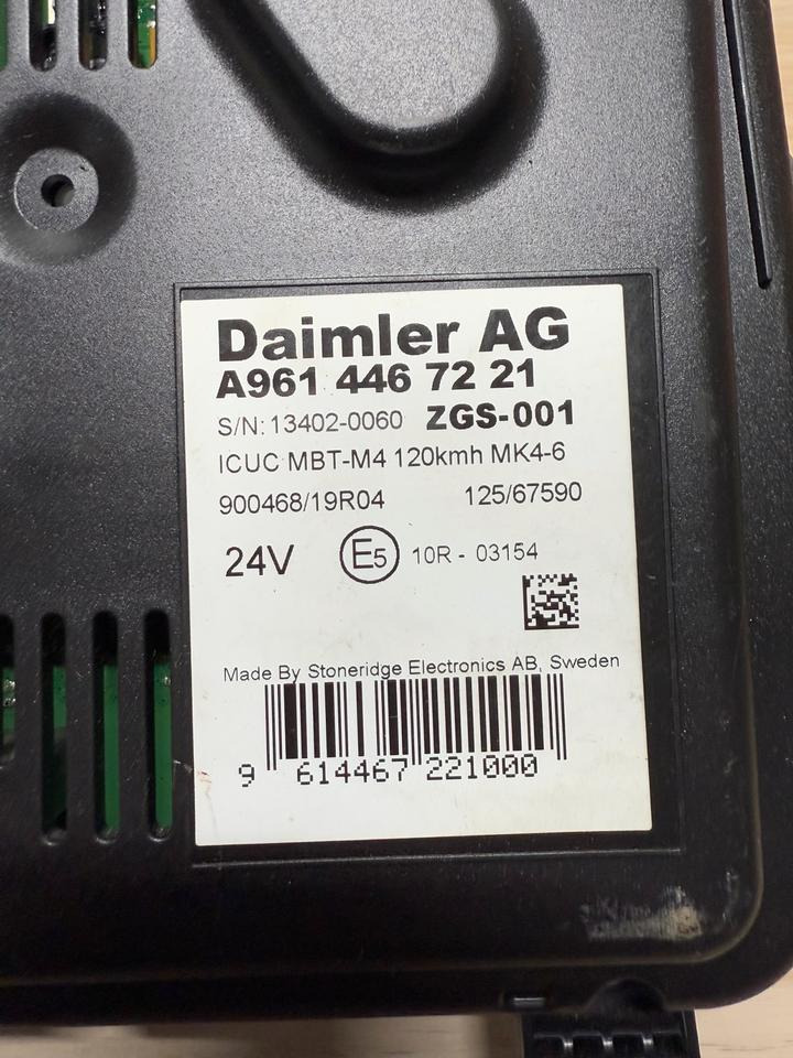 Mercedes Benz Actros MP4 Kombiinstrument / Tacho A9614467221 - Ploča s instrumentima za Kamion: slika Mercedes Benz Actros MP4 Kombiinstrument / Tacho A9614467221 - Ploča s instrumentima za Kamion Mercedes Benz Actros MP4 Kombiinstrument / Tacho A9614467221 - Ploča s instrumentima za Kamion: slika Mercedes Benz Actros MP4 Kombiinstrument / Tacho A9614467221 - Ploča s instrumentima za Kamion