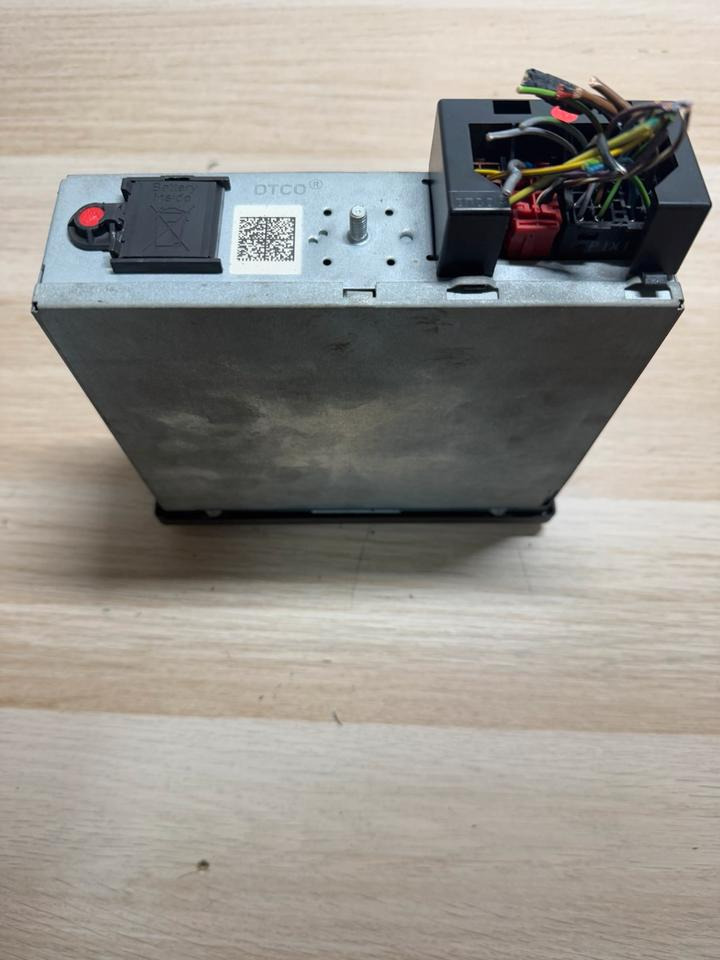 Mercedes Benz Actros MP4 VDO Tachograph A0014469033 - Tahograf: slika Mercedes Benz Actros MP4 VDO Tachograph A0014469033 - Tahograf Mercedes Benz Actros MP4 VDO Tachograph A0014469033 - Tahograf: slika Mercedes Benz Actros MP4 VDO Tachograph A0014469033 - Tahograf