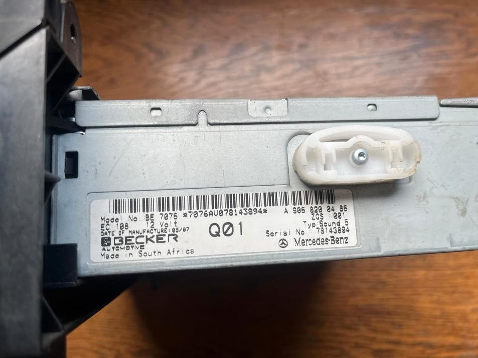 Mercedes Sprinter CD Radio 12V A9068200486 - Kabina i unutrašnjost za Kamion: slika Mercedes Sprinter CD Radio 12V A9068200486 - Kabina i unutrašnjost za Kamion Mercedes Sprinter CD Radio 12V A9068200486 - Kabina i unutrašnjost za Kamion: slika Mercedes Sprinter CD Radio 12V A9068200486 - Kabina i unutrašnjost za Kamion