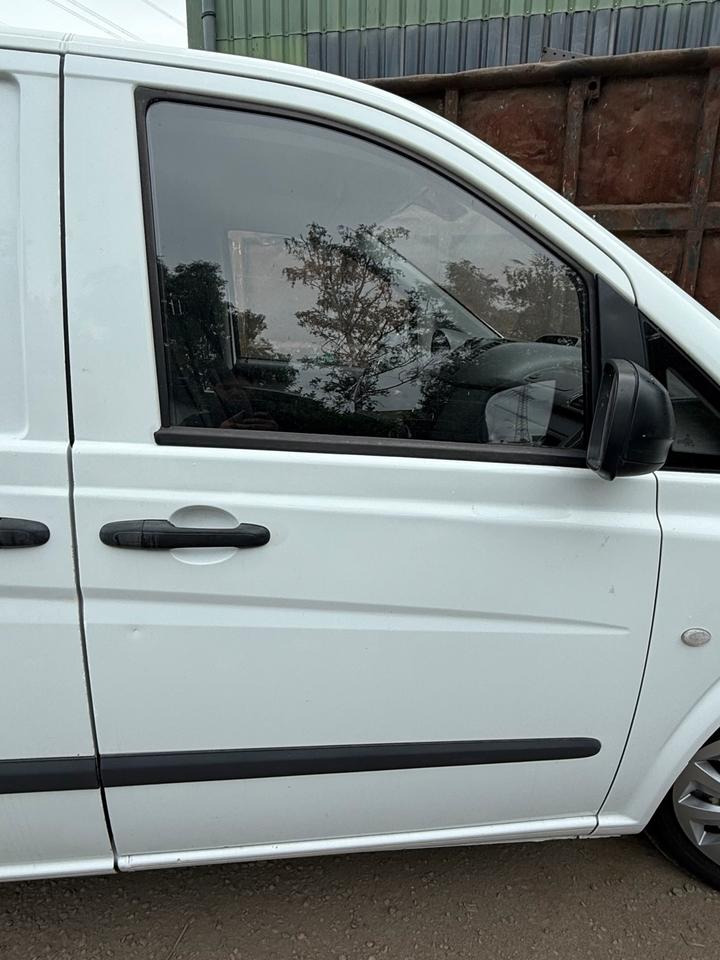 Mercedes VITO Beifahrertür Rechts komplett BJ 2012 - Vrata i dijelovi za Dostavno vozilo: slika Mercedes VITO Beifahrertür Rechts komplett BJ 2012 - Vrata i dijelovi za Dostavno vozilo Mercedes VITO Beifahrertür Rechts komplett BJ 2012 - Vrata i dijelovi za Dostavno vozilo: slika Mercedes VITO Beifahrertür Rechts komplett BJ 2012 - Vrata i dijelovi za Dostavno vozilo