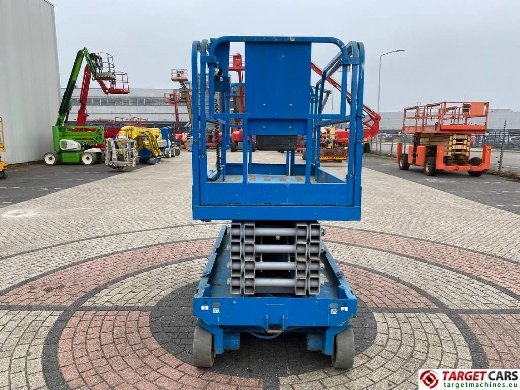 Škarasta podizna platforma Genie GS-3246 Electric Scissor Work Lift 1175cm: slika Škarasta podizna platforma Genie GS-3246 Electric Scissor Work Lift 1175cm