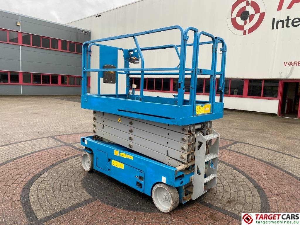 Genie GS-3246 Electric Scissor Work Lift 1175cm - Škarasta podizna platforma: slika Genie GS-3246 Electric Scissor Work Lift 1175cm - Škarasta podizna platforma Genie GS-3246 Electric Scissor Work Lift 1175cm - Škarasta podizna platforma: slika Genie GS-3246 Electric Scissor Work Lift 1175cm - Škarasta podizna platforma