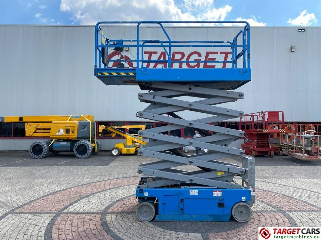 Genie GS-4047 Electric 4047 Scissor Work Lift 1389cm - Škarasta podizna platforma: slika Genie GS-4047 Electric 4047 Scissor Work Lift 1389cm - Škarasta podizna platforma Genie GS-4047 Electric 4047 Scissor Work Lift 1389cm - Škarasta podizna platforma: slika Genie GS-4047 Electric 4047 Scissor Work Lift 1389cm - Škarasta podizna platforma