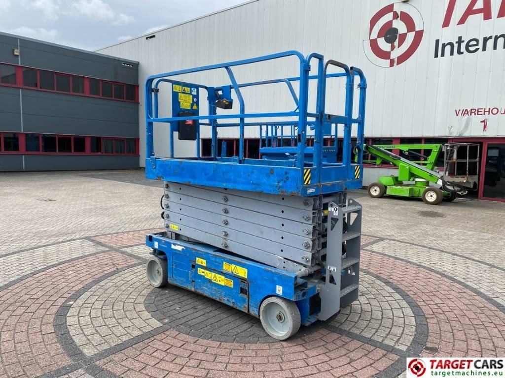 Genie GS-4047 Electric Scissor Work Lift 1389cm - Škarasta podizna platforma: slika Genie GS-4047 Electric Scissor Work Lift 1389cm - Škarasta podizna platforma Genie GS-4047 Electric Scissor Work Lift 1389cm - Škarasta podizna platforma: slika Genie GS-4047 Electric Scissor Work Lift 1389cm - Škarasta podizna platforma