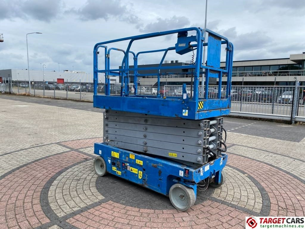 Genie GS-4047 Electric Scissor Work Lift 1389cm - Škarasta podizna platforma: slika Genie GS-4047 Electric Scissor Work Lift 1389cm - Škarasta podizna platforma Genie GS-4047 Electric Scissor Work Lift 1389cm - Škarasta podizna platforma: slika Genie GS-4047 Electric Scissor Work Lift 1389cm - Škarasta podizna platforma