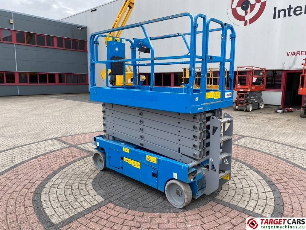 Genie GS-4047 Electric Scissor Work Lift 1389cm - Škarasta podizna platforma: slika Genie GS-4047 Electric Scissor Work Lift 1389cm - Škarasta podizna platforma Genie GS-4047 Electric Scissor Work Lift 1389cm - Škarasta podizna platforma: slika Genie GS-4047 Electric Scissor Work Lift 1389cm - Škarasta podizna platforma
