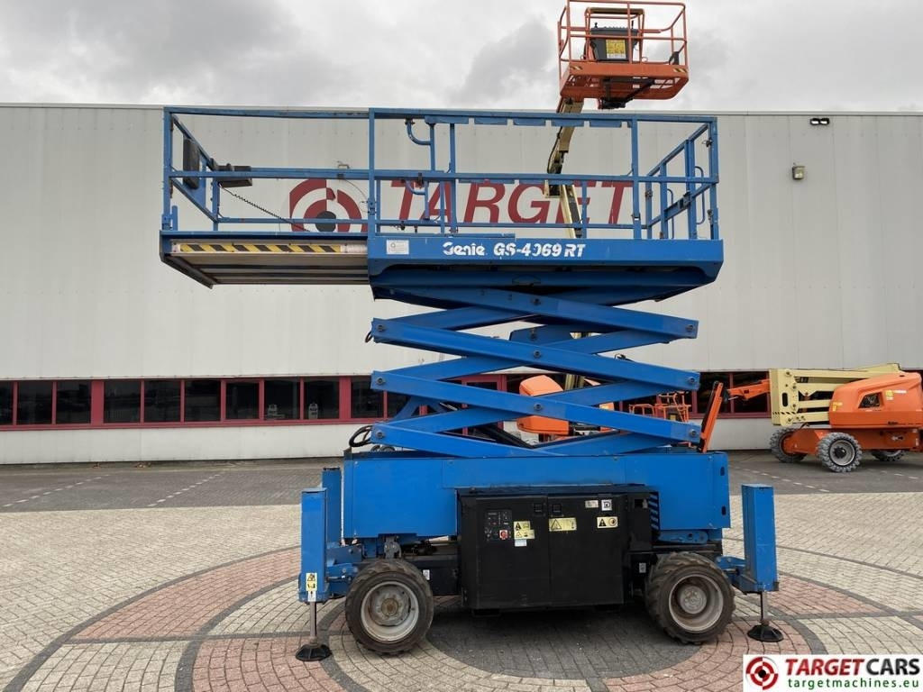 Genie GS-4069RT Diesel 4x4 Scissor Work Lift 1412cm - Škarasta podizna platforma: slika Genie GS-4069RT Diesel 4x4 Scissor Work Lift 1412cm - Škarasta podizna platforma Genie GS-4069RT Diesel 4x4 Scissor Work Lift 1412cm - Škarasta podizna platforma: slika Genie GS-4069RT Diesel 4x4 Scissor Work Lift 1412cm - Škarasta podizna platforma