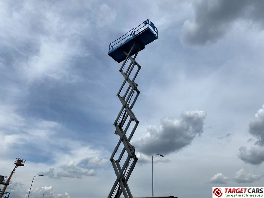 Škarasta podizna platforma Genie GS-4655 Electric E-Drive Scissor Work Lift 1595cm: slika Škarasta podizna platforma Genie GS-4655 Electric E-Drive Scissor Work Lift 1595cm