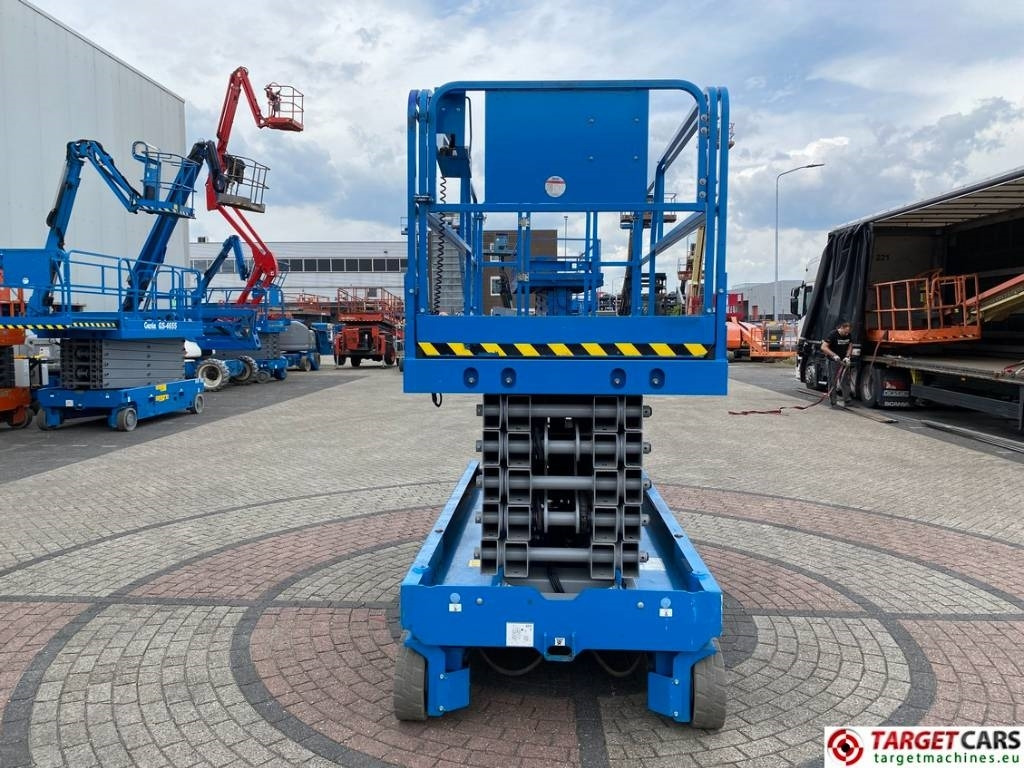 Škarasta podizna platforma Genie GS-4655 Electric E-Drive Scissor Work Lift 1595cm: slika Škarasta podizna platforma Genie GS-4655 Electric E-Drive Scissor Work Lift 1595cm