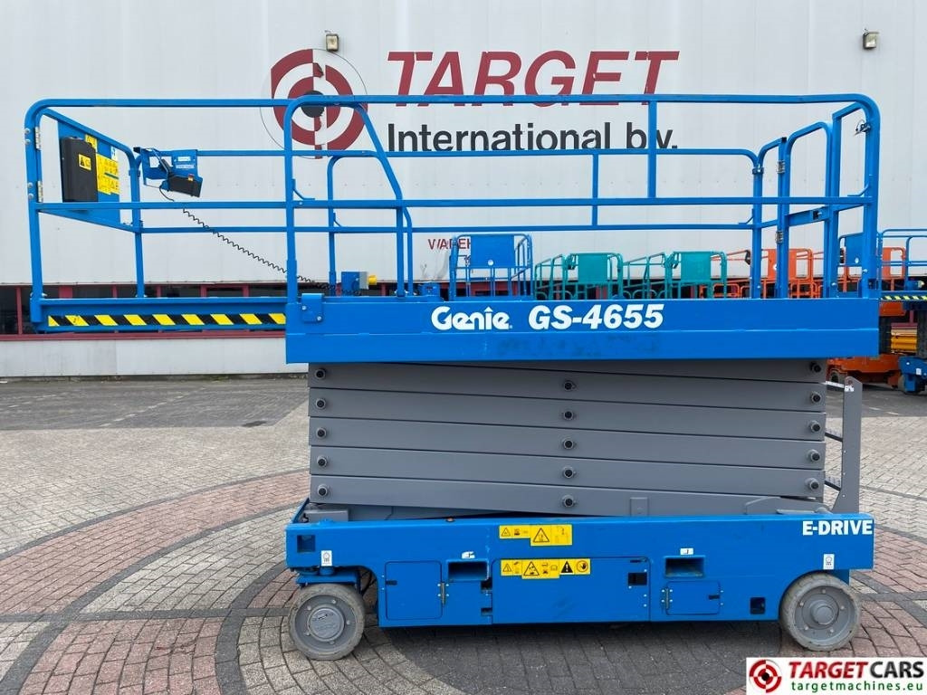Škarasta podizna platforma Genie GS-4655 Electric E-Drive Scissor Work Lift 1595cm: slika Škarasta podizna platforma Genie GS-4655 Electric E-Drive Scissor Work Lift 1595cm