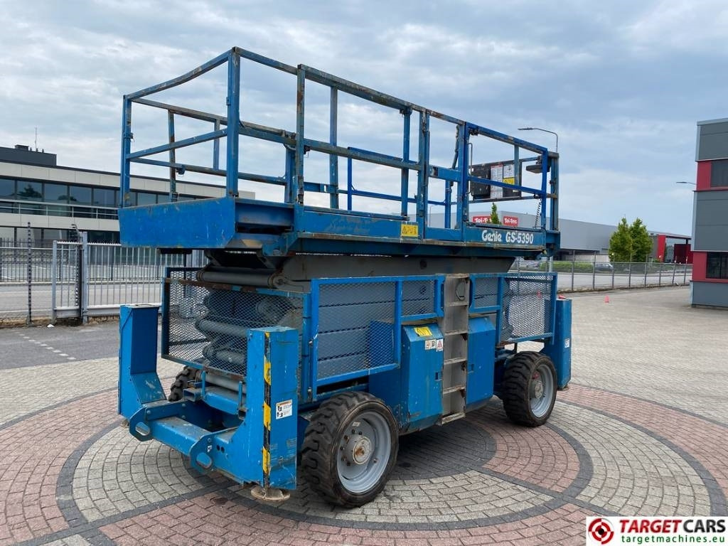 Genie GS-5390RT Diesel 4x4 Scissor Work Lift 1815cm - Škarasta podizna platforma: slika Genie GS-5390RT Diesel 4x4 Scissor Work Lift 1815cm - Škarasta podizna platforma Genie GS-5390RT Diesel 4x4 Scissor Work Lift 1815cm - Škarasta podizna platforma: slika Genie GS-5390RT Diesel 4x4 Scissor Work Lift 1815cm - Škarasta podizna platforma