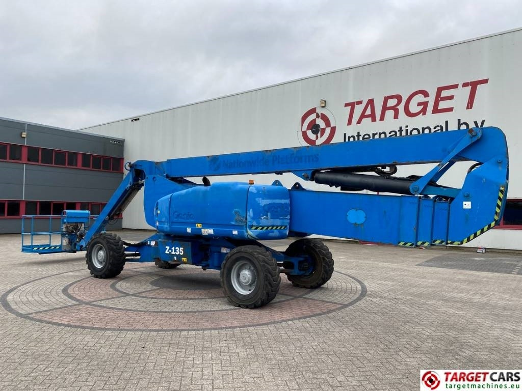 Genie Z-135/70 Articulated 4x4x4 Diesel Boom Lift 4315cm - Zglobni krak: slika Genie Z-135/70 Articulated 4x4x4 Diesel Boom Lift 4315cm - Zglobni krak Genie Z-135/70 Articulated 4x4x4 Diesel Boom Lift 4315cm - Zglobni krak: slika Genie Z-135/70 Articulated 4x4x4 Diesel Boom Lift 4315cm - Zglobni krak