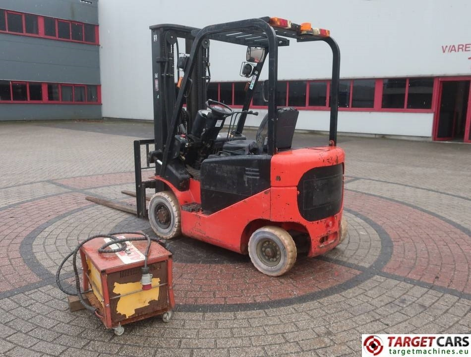 Hangcha CPD15J Eletric 4-wh Forklift Triplex-480cm 1500KG - Električni viličar: slika Hangcha CPD15J Eletric 4-wh Forklift Triplex-480cm 1500KG - Električni viličar Hangcha CPD15J Eletric 4-wh Forklift Triplex-480cm 1500KG - Električni viličar: slika Hangcha CPD15J Eletric 4-wh Forklift Triplex-480cm 1500KG - Električni viličar