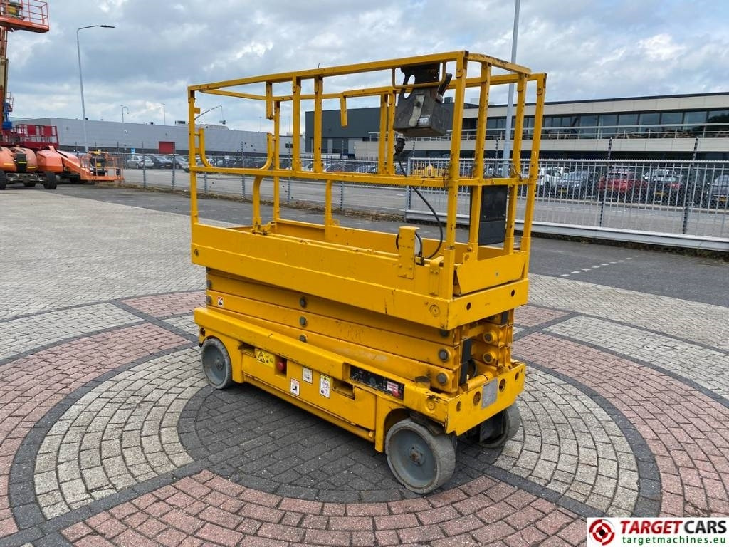 Haulotte Compact 10N Electric Scissor Work Lift 1000cm - Škarasta podizna platforma: slika Haulotte Compact 10N Electric Scissor Work Lift 1000cm - Škarasta podizna platforma Haulotte Compact 10N Electric Scissor Work Lift 1000cm - Škarasta podizna platforma: slika Haulotte Compact 10N Electric Scissor Work Lift 1000cm - Škarasta podizna platforma