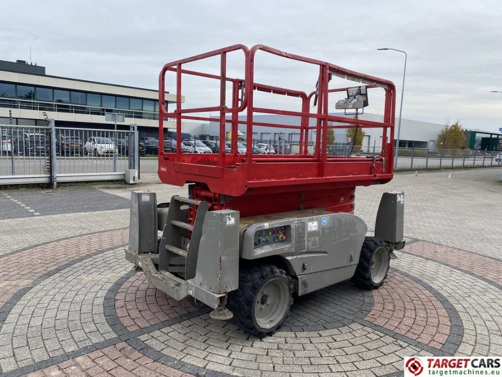 Haulotte Compact 12DX Diesel 4x4 Scissor Work Lift 1206cm - Škarasta podizna platforma: slika Haulotte Compact 12DX Diesel 4x4 Scissor Work Lift 1206cm - Škarasta podizna platforma Haulotte Compact 12DX Diesel 4x4 Scissor Work Lift 1206cm - Škarasta podizna platforma: slika Haulotte Compact 12DX Diesel 4x4 Scissor Work Lift 1206cm - Škarasta podizna platforma