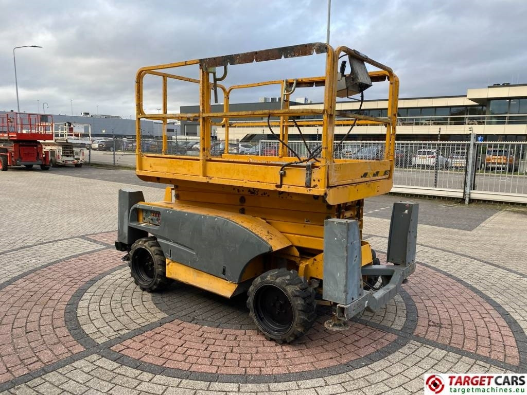 Haulotte Compact 12DX Diesel 4x4 Scissor Work Lift 1206cm - Škarasta podizna platforma: slika Haulotte Compact 12DX Diesel 4x4 Scissor Work Lift 1206cm - Škarasta podizna platforma Haulotte Compact 12DX Diesel 4x4 Scissor Work Lift 1206cm - Škarasta podizna platforma: slika Haulotte Compact 12DX Diesel 4x4 Scissor Work Lift 1206cm - Škarasta podizna platforma