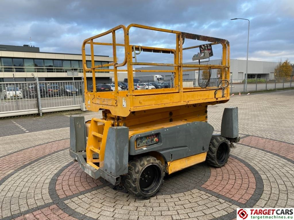 Haulotte Compact 12DX Diesel 4x4 Scissor Work Lift 1206cm - Škarasta podizna platforma: slika Haulotte Compact 12DX Diesel 4x4 Scissor Work Lift 1206cm - Škarasta podizna platforma Haulotte Compact 12DX Diesel 4x4 Scissor Work Lift 1206cm - Škarasta podizna platforma: slika Haulotte Compact 12DX Diesel 4x4 Scissor Work Lift 1206cm - Škarasta podizna platforma