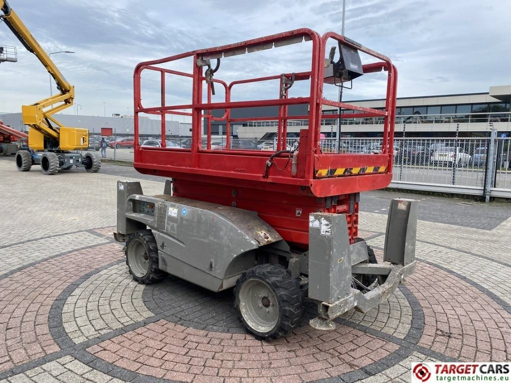 Haulotte Compact 12DX Diesel 4x4 Scissor Work Lift 1206cm - Škarasta podizna platforma: slika Haulotte Compact 12DX Diesel 4x4 Scissor Work Lift 1206cm - Škarasta podizna platforma Haulotte Compact 12DX Diesel 4x4 Scissor Work Lift 1206cm - Škarasta podizna platforma: slika Haulotte Compact 12DX Diesel 4x4 Scissor Work Lift 1206cm - Škarasta podizna platforma