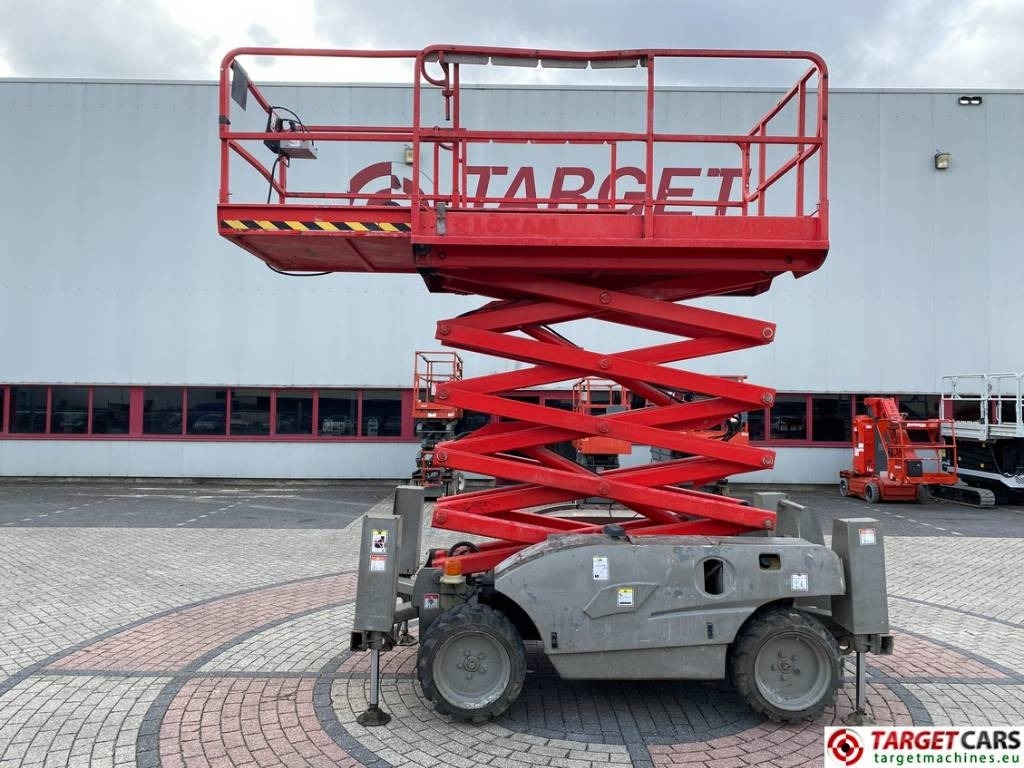 Haulotte Compact 12DX Diesel 4x4 Scissor Work Lift 1206cm - Škarasta podizna platforma: slika Haulotte Compact 12DX Diesel 4x4 Scissor Work Lift 1206cm - Škarasta podizna platforma Haulotte Compact 12DX Diesel 4x4 Scissor Work Lift 1206cm - Škarasta podizna platforma: slika Haulotte Compact 12DX Diesel 4x4 Scissor Work Lift 1206cm - Škarasta podizna platforma