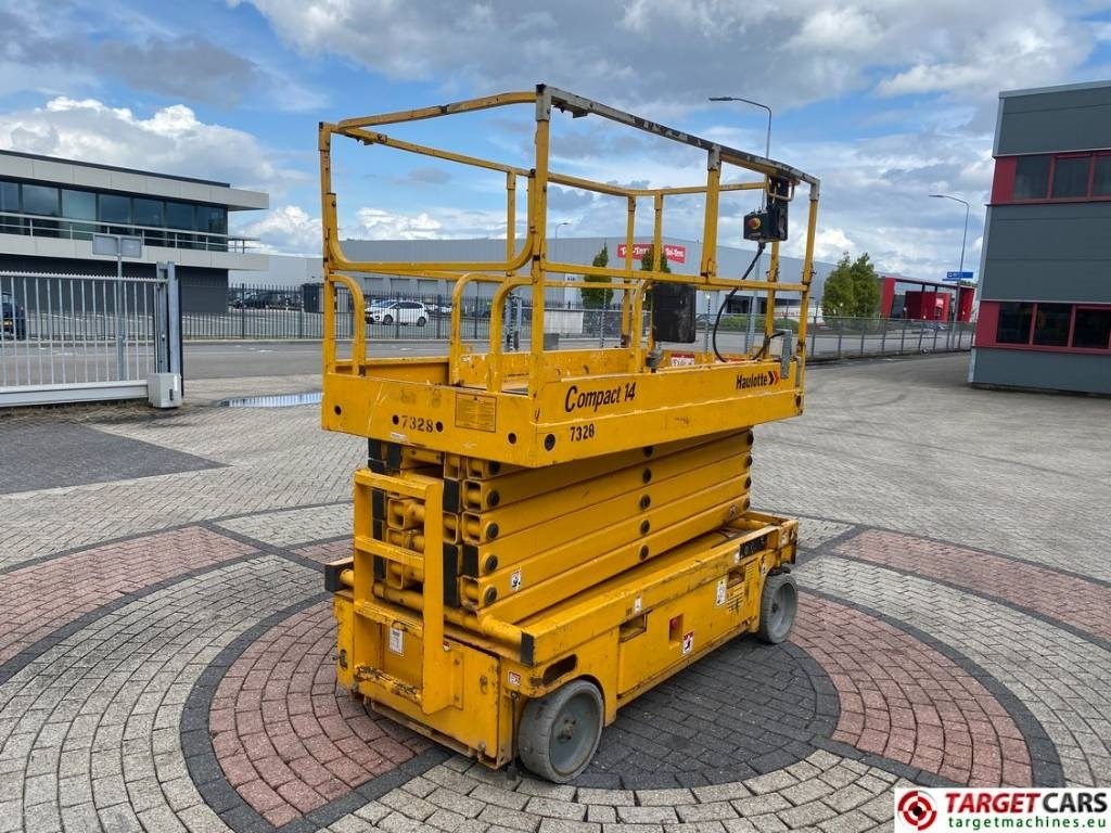 Haulotte Compact 14 Electric Scissor Work Lift 1385cm - Škarasta podizna platforma: slika Haulotte Compact 14 Electric Scissor Work Lift 1385cm - Škarasta podizna platforma Haulotte Compact 14 Electric Scissor Work Lift 1385cm - Škarasta podizna platforma: slika Haulotte Compact 14 Electric Scissor Work Lift 1385cm - Škarasta podizna platforma