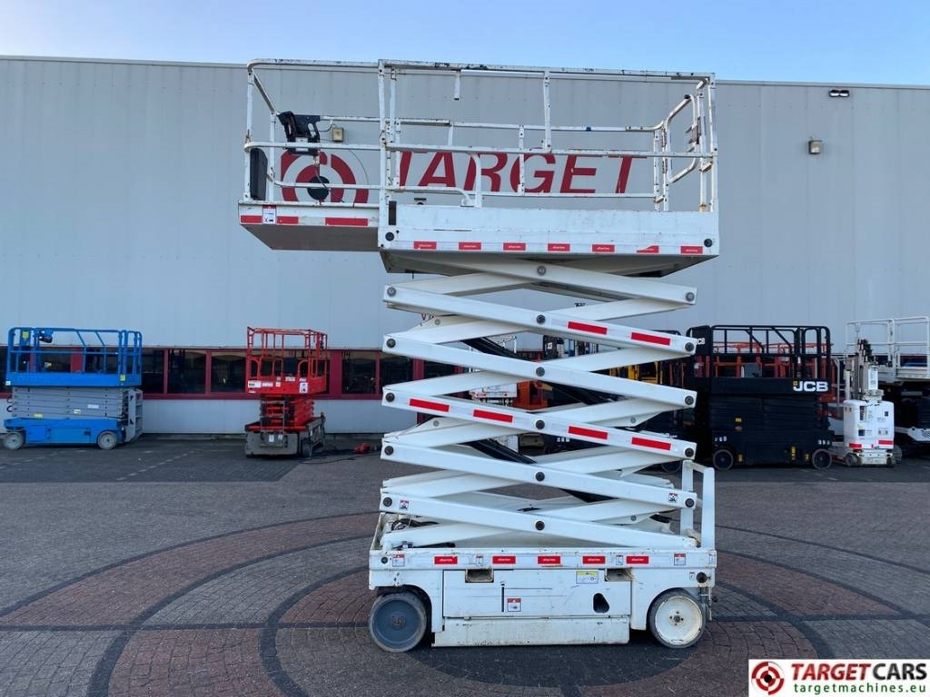 Haulotte Compact 14 Electric Scissor Work Lift 1385cm - Škarasta podizna platforma: slika Haulotte Compact 14 Electric Scissor Work Lift 1385cm - Škarasta podizna platforma Haulotte Compact 14 Electric Scissor Work Lift 1385cm - Škarasta podizna platforma: slika Haulotte Compact 14 Electric Scissor Work Lift 1385cm - Škarasta podizna platforma