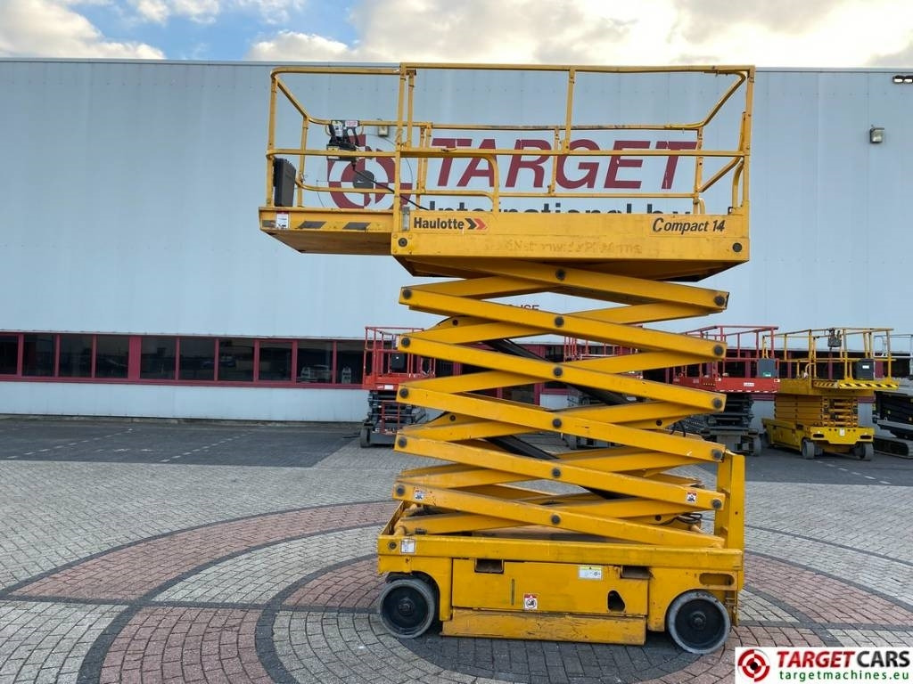 Haulotte Compact 14 Electric Scissor Work Lift 1385cm - Škarasta podizna platforma: slika Haulotte Compact 14 Electric Scissor Work Lift 1385cm - Škarasta podizna platforma Haulotte Compact 14 Electric Scissor Work Lift 1385cm - Škarasta podizna platforma: slika Haulotte Compact 14 Electric Scissor Work Lift 1385cm - Škarasta podizna platforma