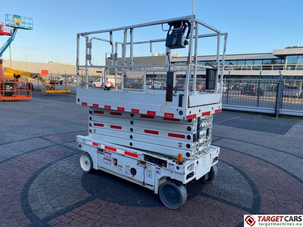 Haulotte Compact 14 Electric Scissor Work Lift 1385cm - Škarasta podizna platforma: slika Haulotte Compact 14 Electric Scissor Work Lift 1385cm - Škarasta podizna platforma Haulotte Compact 14 Electric Scissor Work Lift 1385cm - Škarasta podizna platforma: slika Haulotte Compact 14 Electric Scissor Work Lift 1385cm - Škarasta podizna platforma