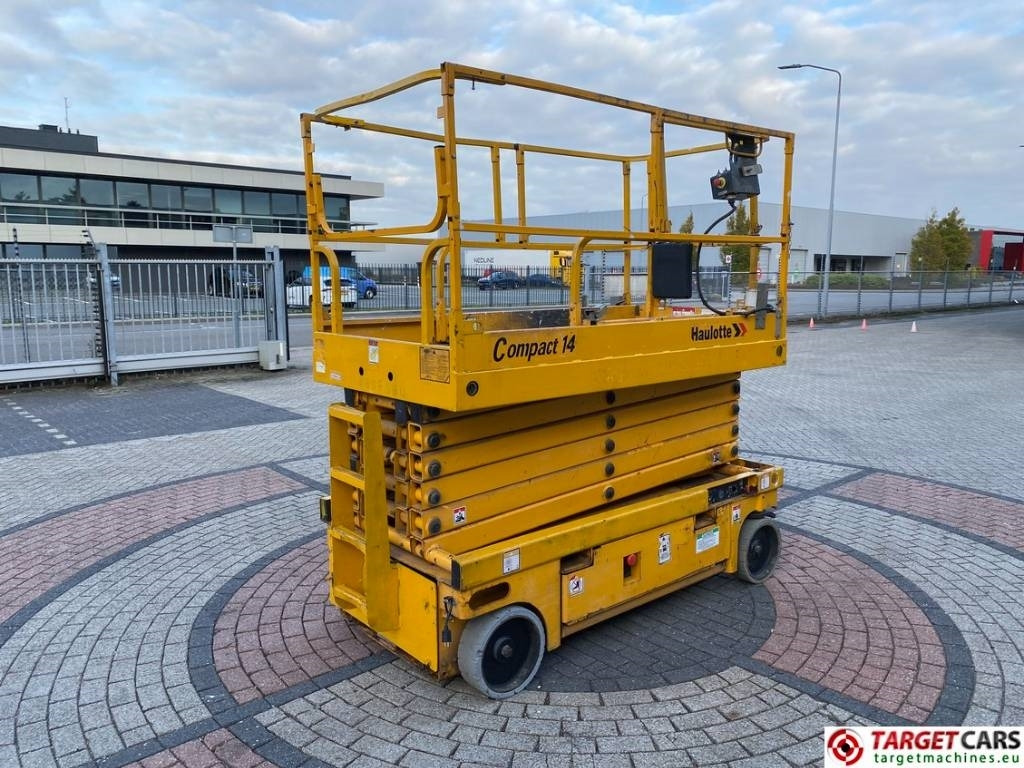 Haulotte Compact 14 Electric Scissor Work Lift 1385cm - Škarasta podizna platforma: slika Haulotte Compact 14 Electric Scissor Work Lift 1385cm - Škarasta podizna platforma Haulotte Compact 14 Electric Scissor Work Lift 1385cm - Škarasta podizna platforma: slika Haulotte Compact 14 Electric Scissor Work Lift 1385cm - Škarasta podizna platforma