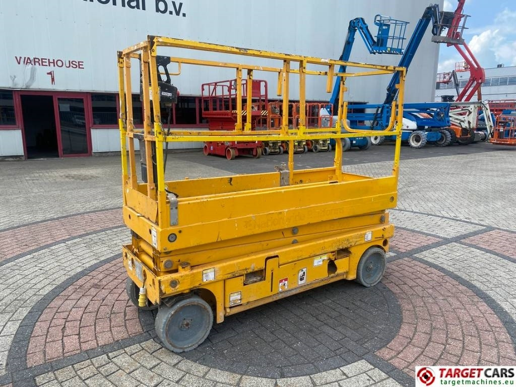 Haulotte Compact 8 Electric Scissor Work Lift 818cm - Škarasta podizna platforma: slika Haulotte Compact 8 Electric Scissor Work Lift 818cm - Škarasta podizna platforma Haulotte Compact 8 Electric Scissor Work Lift 818cm - Škarasta podizna platforma: slika Haulotte Compact 8 Electric Scissor Work Lift 818cm - Škarasta podizna platforma