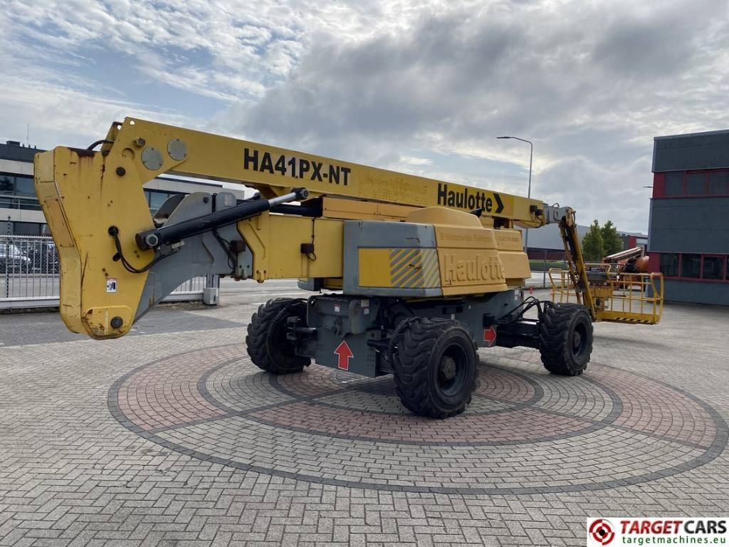 Haulotte HA41PX Articulated 4x4x4 Diesel Boom Work Lift 41M - Zglobni krak: slika Haulotte HA41PX Articulated 4x4x4 Diesel Boom Work Lift 41M - Zglobni krak Haulotte HA41PX Articulated 4x4x4 Diesel Boom Work Lift 41M - Zglobni krak: slika Haulotte HA41PX Articulated 4x4x4 Diesel Boom Work Lift 41M - Zglobni krak