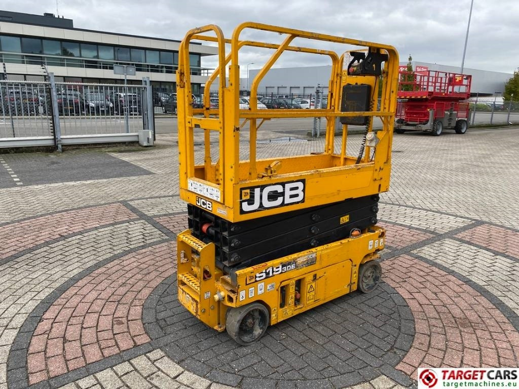 JCB S1930E Electric Scissor Work Lift 780cm - Škarasta podizna platforma: slika JCB S1930E Electric Scissor Work Lift 780cm - Škarasta podizna platforma JCB S1930E Electric Scissor Work Lift 780cm - Škarasta podizna platforma: slika JCB S1930E Electric Scissor Work Lift 780cm - Škarasta podizna platforma
