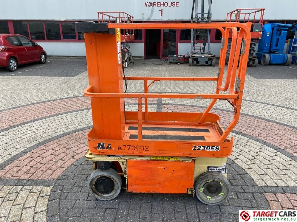 JLG 1230ES Electric Vertical Mast Work Lift 566cm  - Platforma za podizanje stupa u okomitom položaju: slika JLG 1230ES Electric Vertical Mast Work Lift 566cm  - Platforma za podizanje stupa u okomitom položaju JLG 1230ES Electric Vertical Mast Work Lift 566cm  - Platforma za podizanje stupa u okomitom položaju: slika JLG 1230ES Electric Vertical Mast Work Lift 566cm  - Platforma za podizanje stupa u okomitom položaju