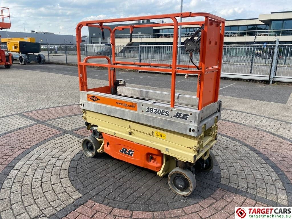 JLG 1930ES Electric Scissor Work Lift 772cm CE - Škarasta podizna platforma: slika JLG 1930ES Electric Scissor Work Lift 772cm CE - Škarasta podizna platforma JLG 1930ES Electric Scissor Work Lift 772cm CE - Škarasta podizna platforma: slika JLG 1930ES Electric Scissor Work Lift 772cm CE - Škarasta podizna platforma