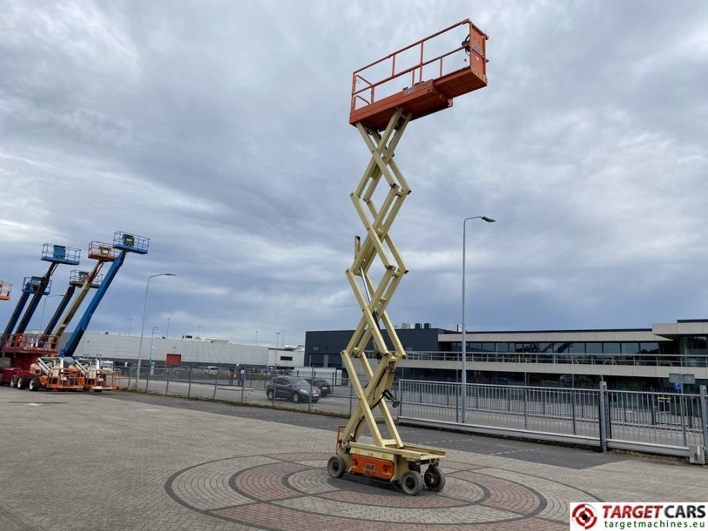 Zakup JLG 2632ES Electric Scissor Work Lift 977cm  JLG 2632ES Electric Scissor Work Lift 977cm: slika Zakup JLG 2632ES Electric Scissor Work Lift 977cm  JLG 2632ES Electric Scissor Work Lift 977cm