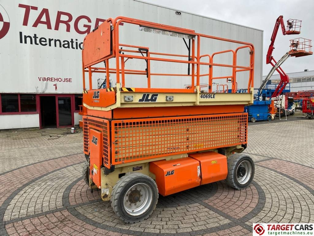JLG 4069LE Electric Scissor Work Lift 1419cm - Škarasta podizna platforma: slika JLG 4069LE Electric Scissor Work Lift 1419cm - Škarasta podizna platforma JLG 4069LE Electric Scissor Work Lift 1419cm - Škarasta podizna platforma: slika JLG 4069LE Electric Scissor Work Lift 1419cm - Škarasta podizna platforma