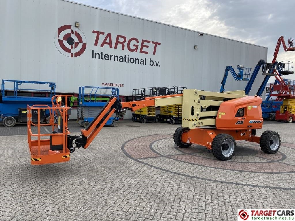 JLG EC520AJ Electric Articulated Boom Work Lift 1800cm - Zglobni krak: slika JLG EC520AJ Electric Articulated Boom Work Lift 1800cm - Zglobni krak JLG EC520AJ Electric Articulated Boom Work Lift 1800cm - Zglobni krak: slika JLG EC520AJ Electric Articulated Boom Work Lift 1800cm - Zglobni krak