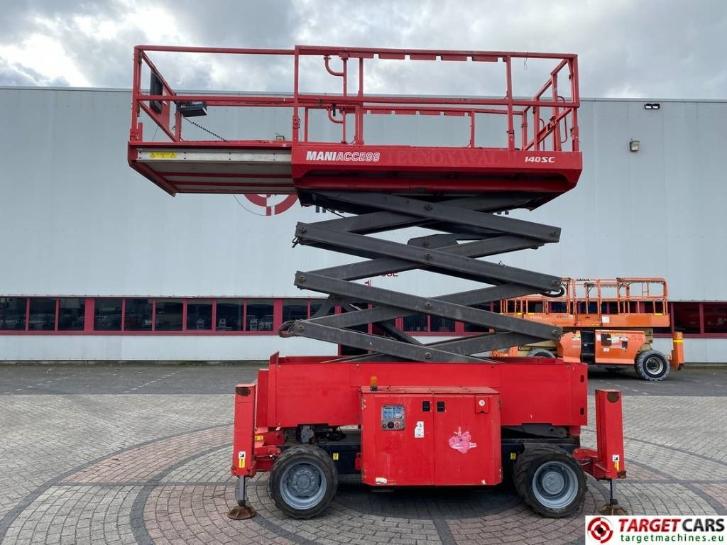 Manitou 140SC Diesel 4x4 Scissor Work Lift 1412cm - Škarasta podizna platforma: slika Manitou 140SC Diesel 4x4 Scissor Work Lift 1412cm - Škarasta podizna platforma Manitou 140SC Diesel 4x4 Scissor Work Lift 1412cm - Škarasta podizna platforma: slika Manitou 140SC Diesel 4x4 Scissor Work Lift 1412cm - Škarasta podizna platforma