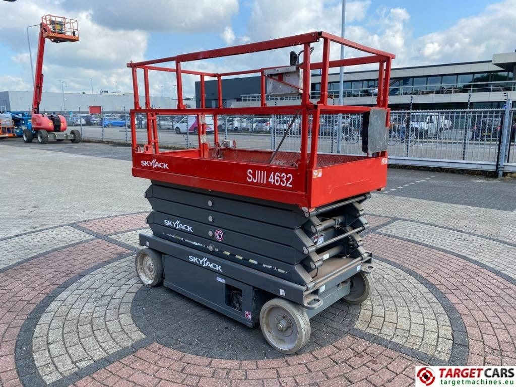 SkyJack SJ4632 Electric 4632 Scissor Work Lift 1170cm - Škarasta podizna platforma: slika SkyJack SJ4632 Electric 4632 Scissor Work Lift 1170cm - Škarasta podizna platforma SkyJack SJ4632 Electric 4632 Scissor Work Lift 1170cm - Škarasta podizna platforma: slika SkyJack SJ4632 Electric 4632 Scissor Work Lift 1170cm - Škarasta podizna platforma