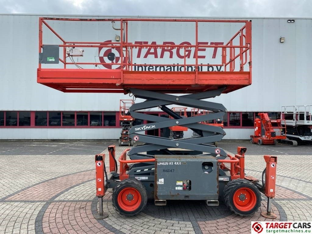 SkyJack SJ6826RT Diesel 4x4 Scissor Work Lift 992cm - Škarasta podizna platforma: slika SkyJack SJ6826RT Diesel 4x4 Scissor Work Lift 992cm - Škarasta podizna platforma SkyJack SJ6826RT Diesel 4x4 Scissor Work Lift 992cm - Škarasta podizna platforma: slika SkyJack SJ6826RT Diesel 4x4 Scissor Work Lift 992cm - Škarasta podizna platforma