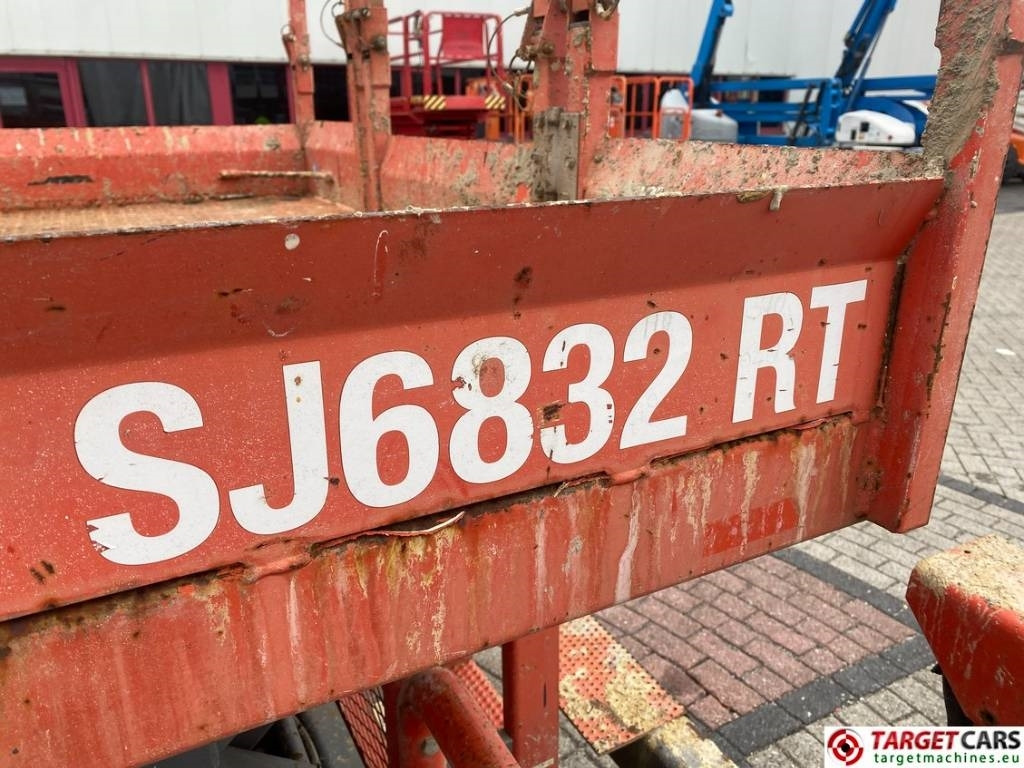 Škarasta podizna platforma SkyJack SJ6832 RT Diesel 4x4 Scissor Work Lift 1180cm: slika Škarasta podizna platforma SkyJack SJ6832 RT Diesel 4x4 Scissor Work Lift 1180cm