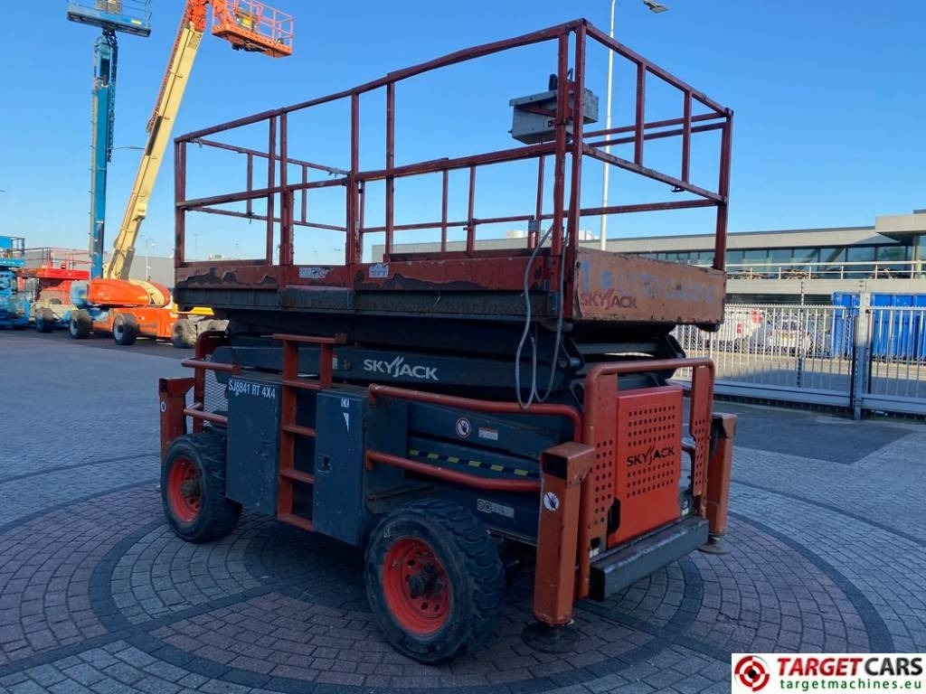 SkyJack SJ8841 RT Diesel 4x4 Scissor Work Lift 1430cm - Škarasta podizna platforma: slika SkyJack SJ8841 RT Diesel 4x4 Scissor Work Lift 1430cm - Škarasta podizna platforma SkyJack SJ8841 RT Diesel 4x4 Scissor Work Lift 1430cm - Škarasta podizna platforma: slika SkyJack SJ8841 RT Diesel 4x4 Scissor Work Lift 1430cm - Škarasta podizna platforma
