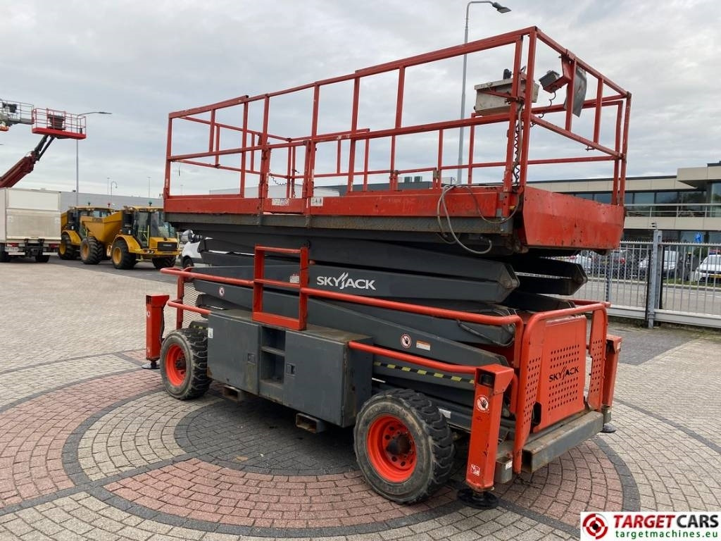 SkyJack SJ9250 RT Diesel 4x4 Scissor Work Lift 1720cm - Škarasta podizna platforma: slika SkyJack SJ9250 RT Diesel 4x4 Scissor Work Lift 1720cm - Škarasta podizna platforma SkyJack SJ9250 RT Diesel 4x4 Scissor Work Lift 1720cm - Škarasta podizna platforma: slika SkyJack SJ9250 RT Diesel 4x4 Scissor Work Lift 1720cm - Škarasta podizna platforma